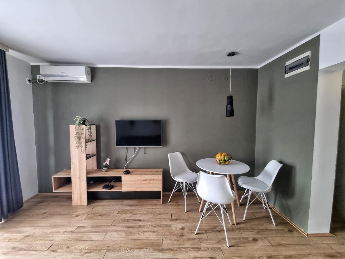 Hostel S Novi Sad Bagian luar foto