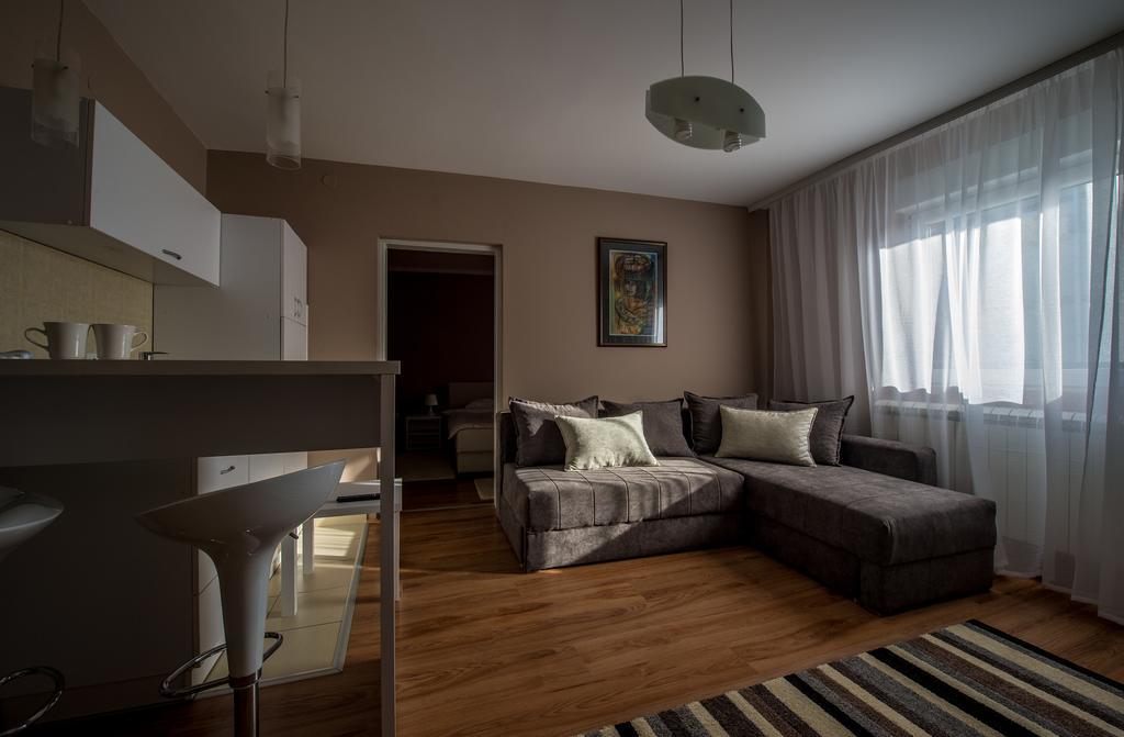 Hostel S Novi Sad Bagian luar foto