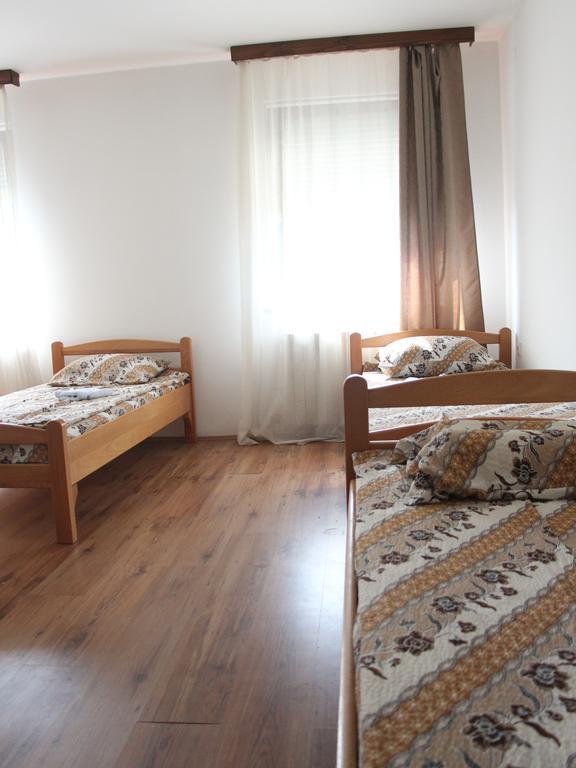 Hostel S Novi Sad Bagian luar foto