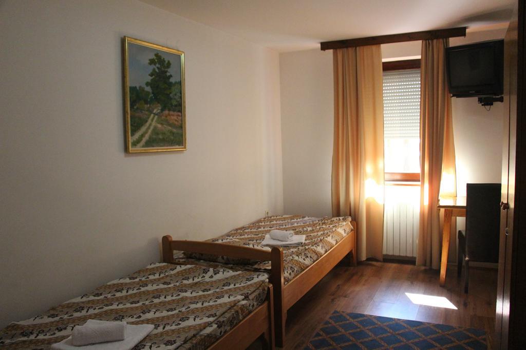 Hostel S Novi Sad Bagian luar foto